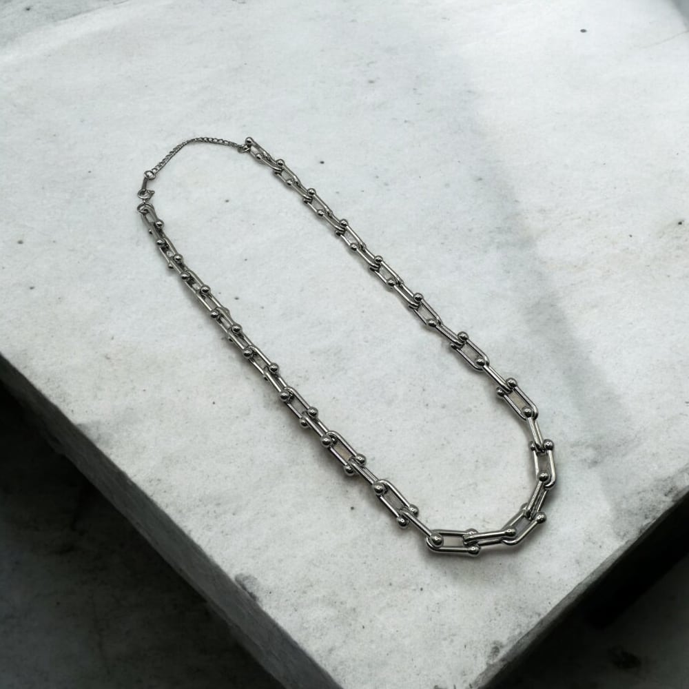 U-shaped Necklace