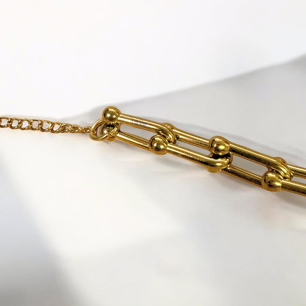 U-shaped Necklace