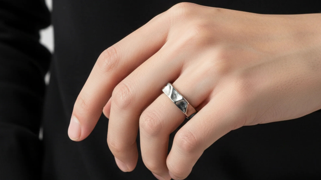 男の指輪は気持ち悪い？そう思われる原因と好印象に変える選び方を徹底解説