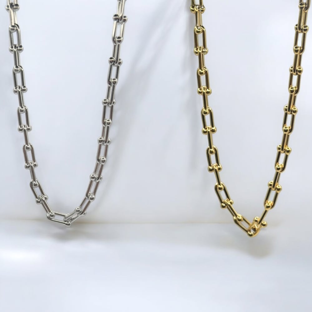 U-shaped Necklace