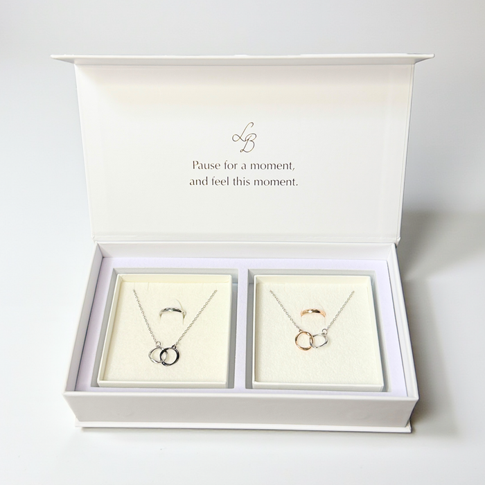 ふたりで完成するペア4点セット