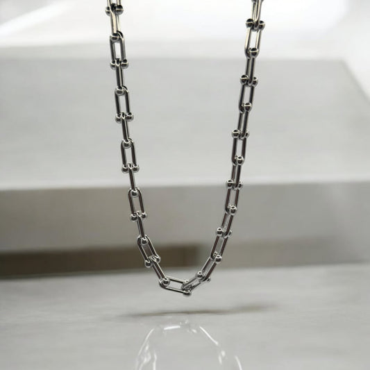 U-shaped Necklace
