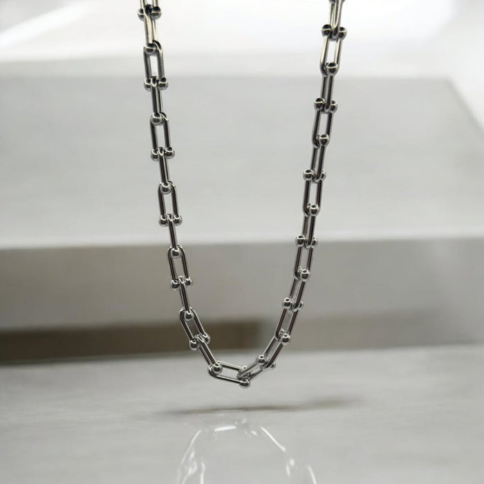 U-shaped Necklace