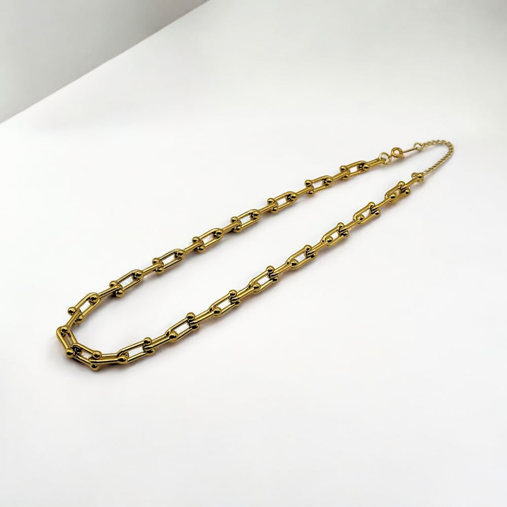 U-shaped Necklace
