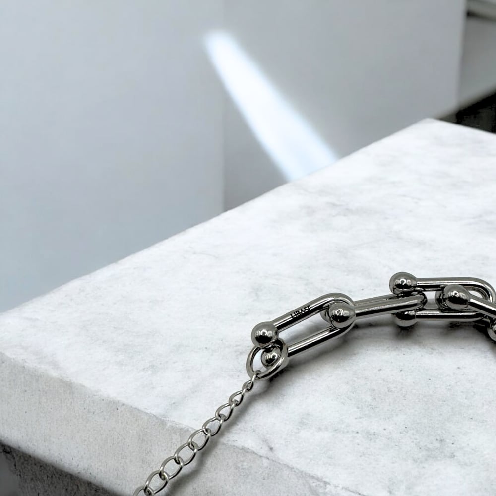 U-shaped Necklace