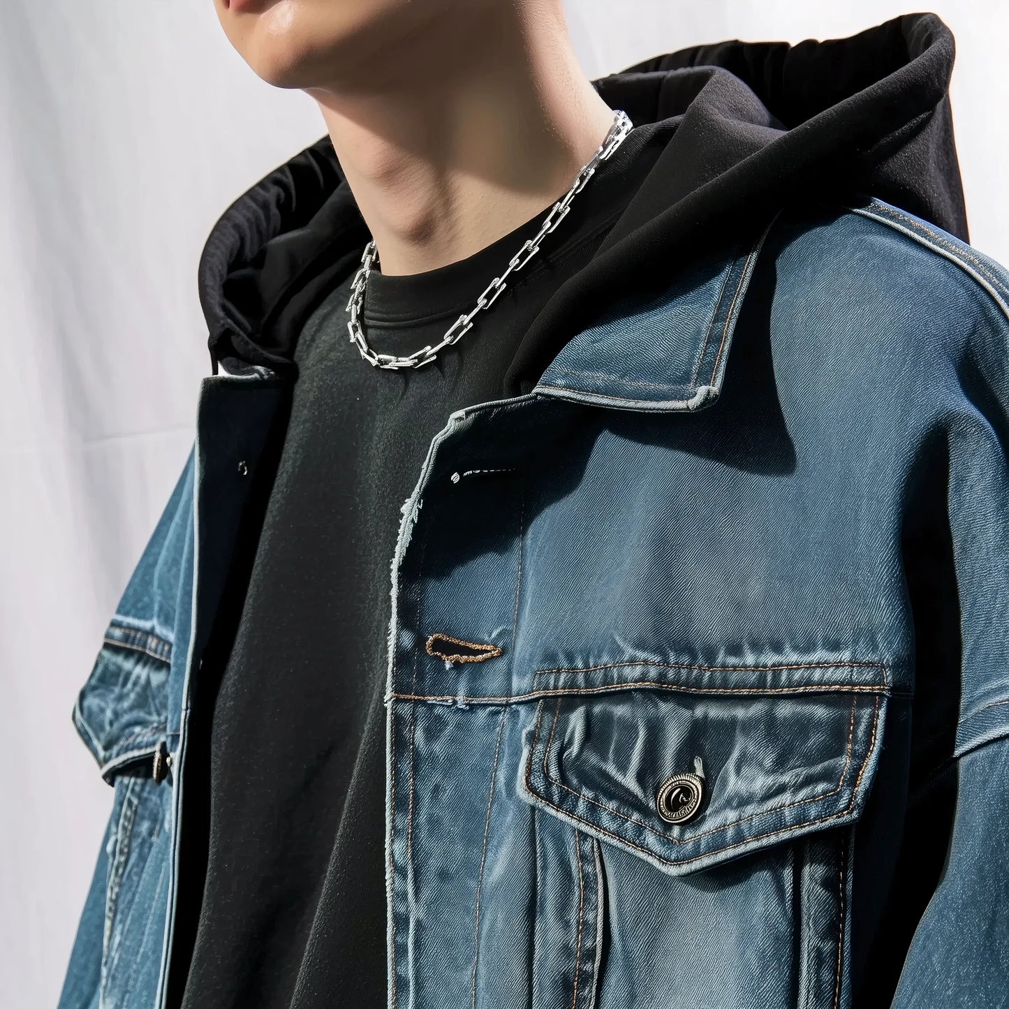 U-shaped Necklace